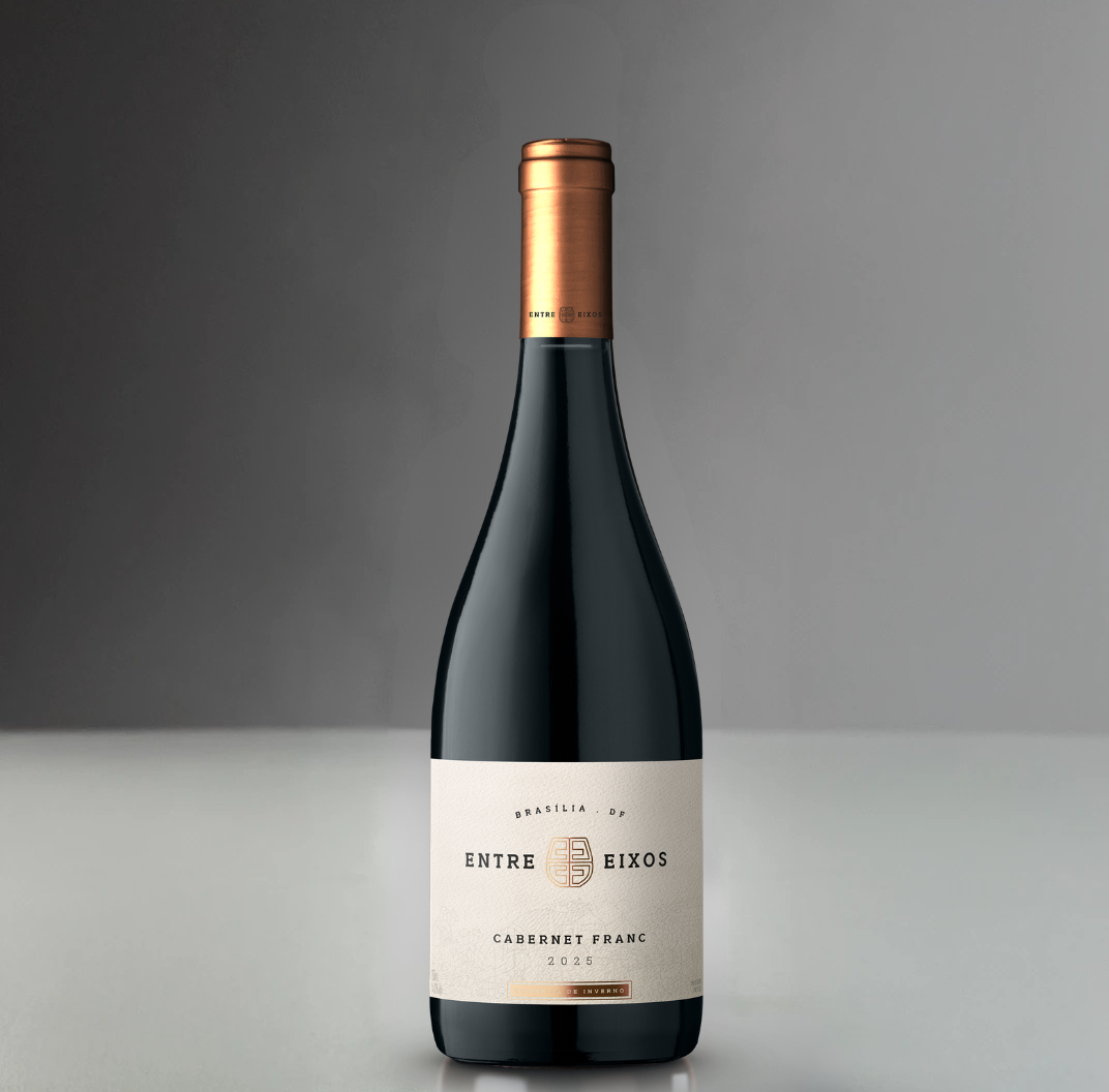 Entre Eixos Cabernet Franc 2025 — Vinho Jovem da Savana Brasileira